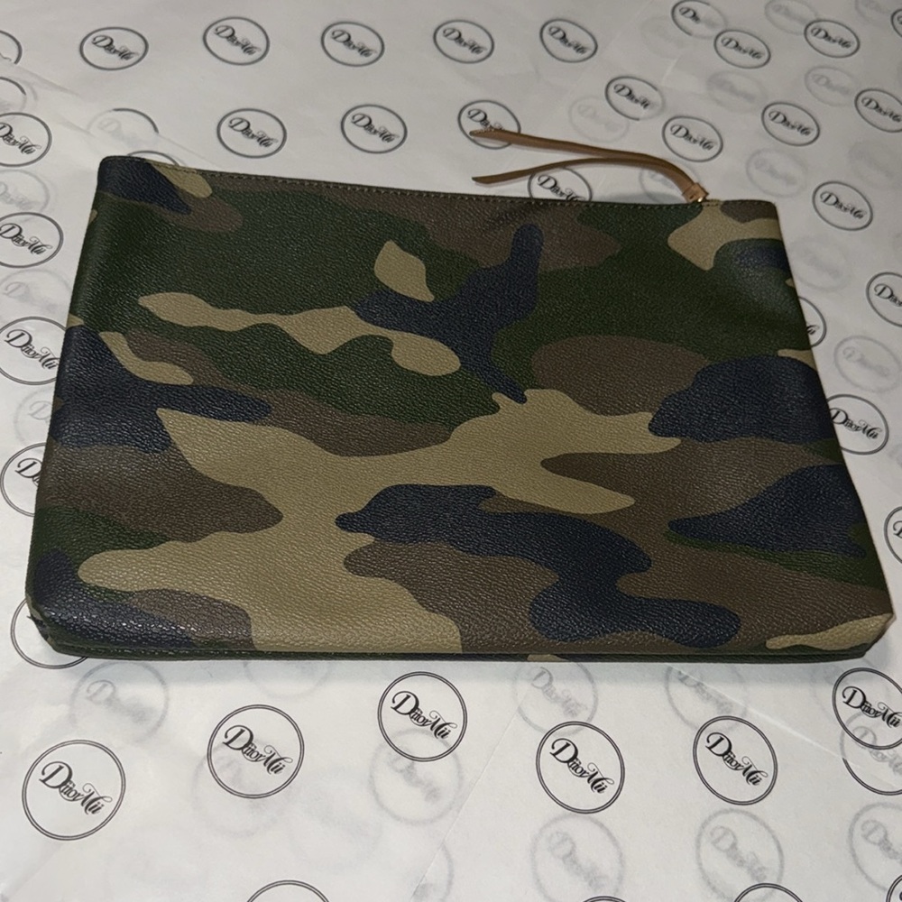 Banana Republic Leather Clutch - Picture 2 of 5